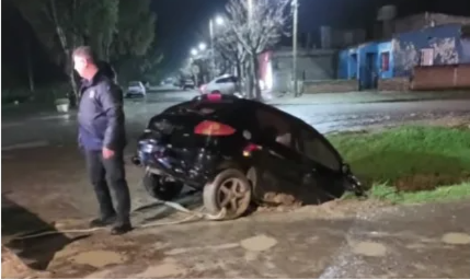 AUTO LLUVIA BOLUVARD CELEDONIO MIGUEL ZANJA