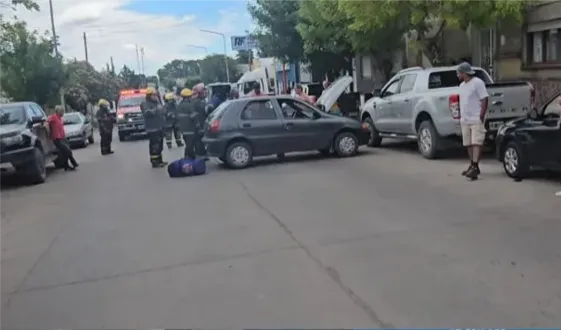 ACCIDENTE CHOQUE CALLE BARBIERI