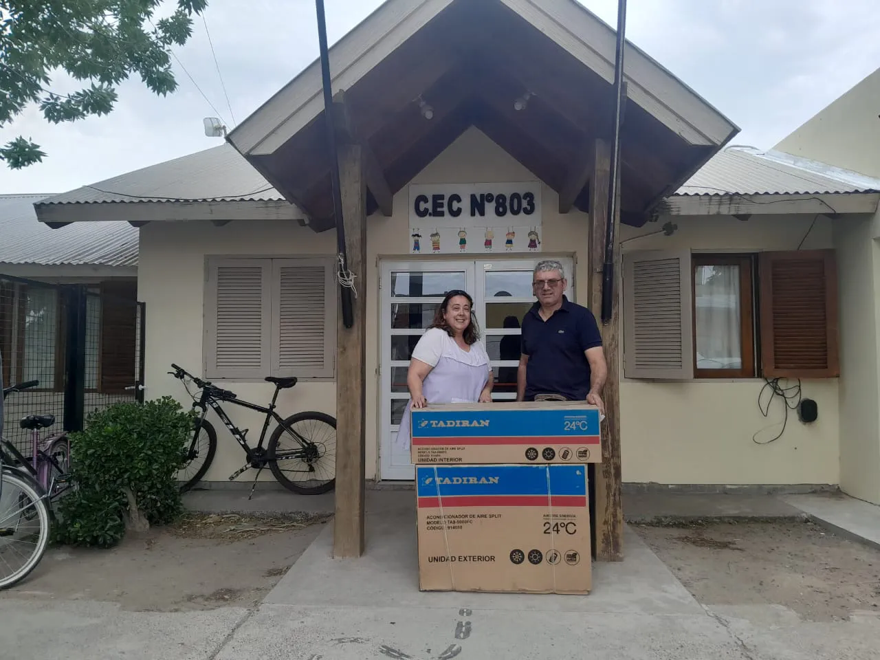 MOBILIARIO, ESCUELAS