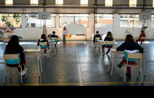 clases escuela pandemia coronavirus distanciamiento social