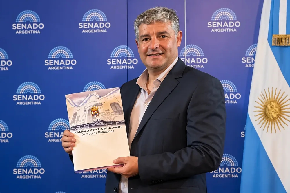 RICARDO ANGOS BICENTENARIO