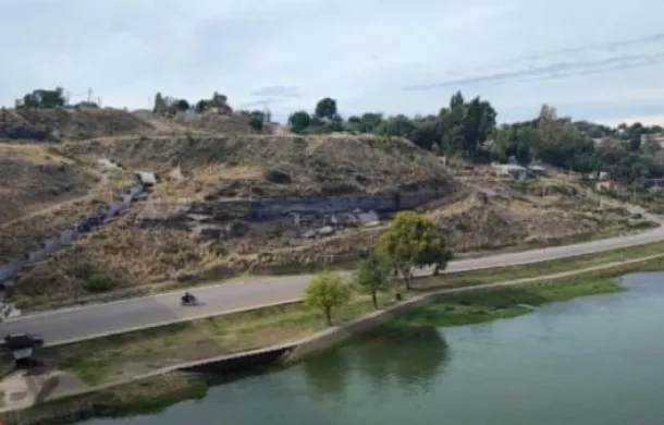 cesión tierras nadir construcciones