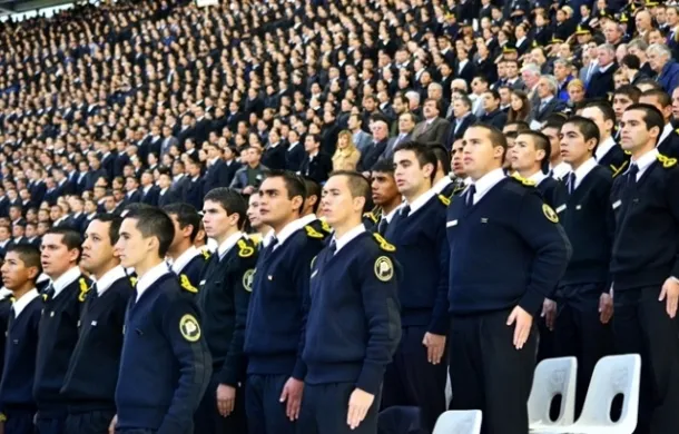 policías