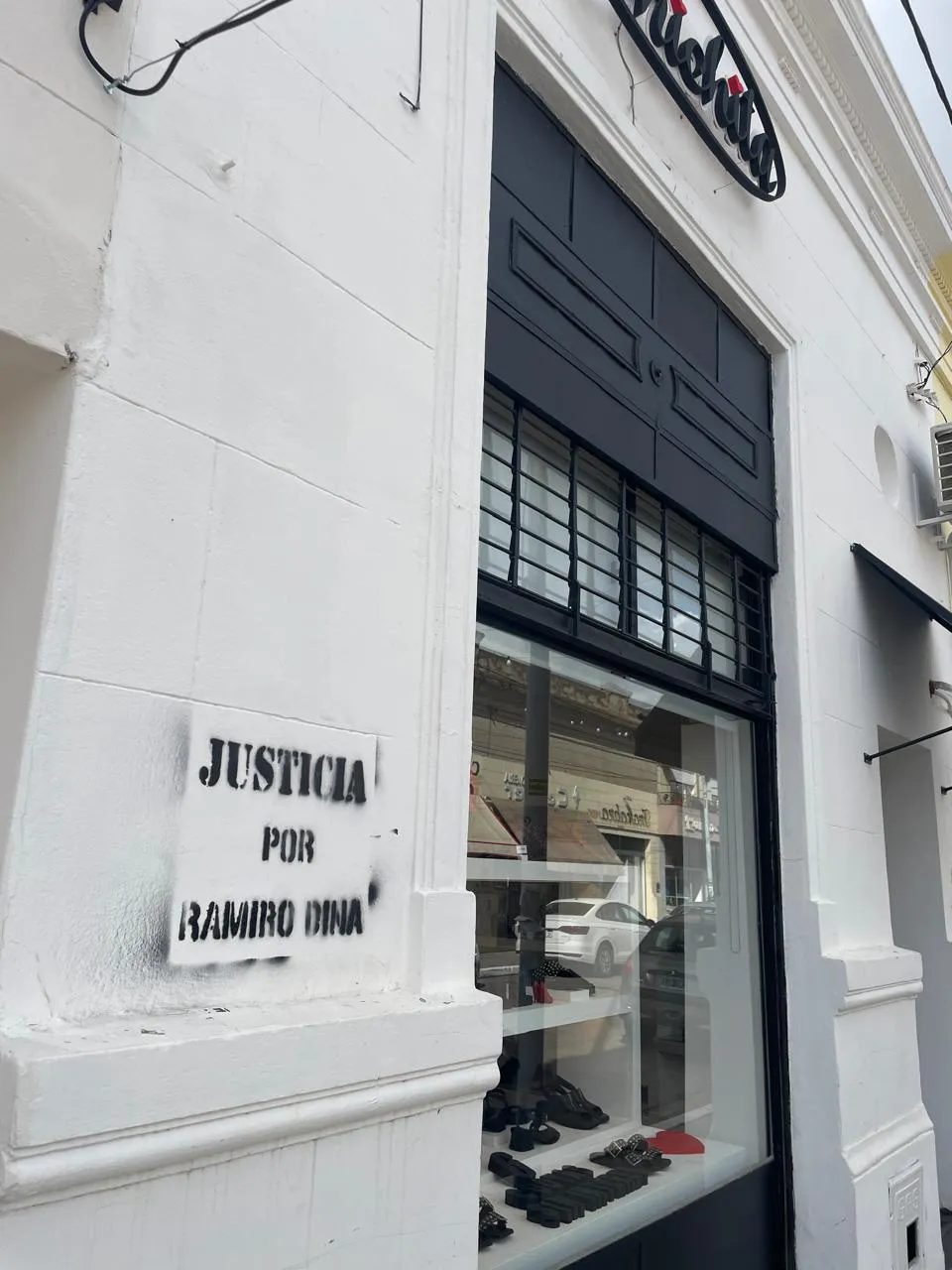 RAMIRO DINA, PINTADAS, COMERCIOS