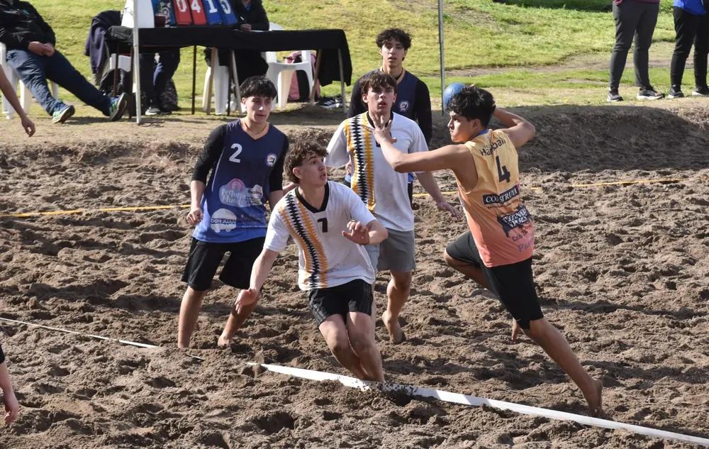 BEACH HANDBALL
