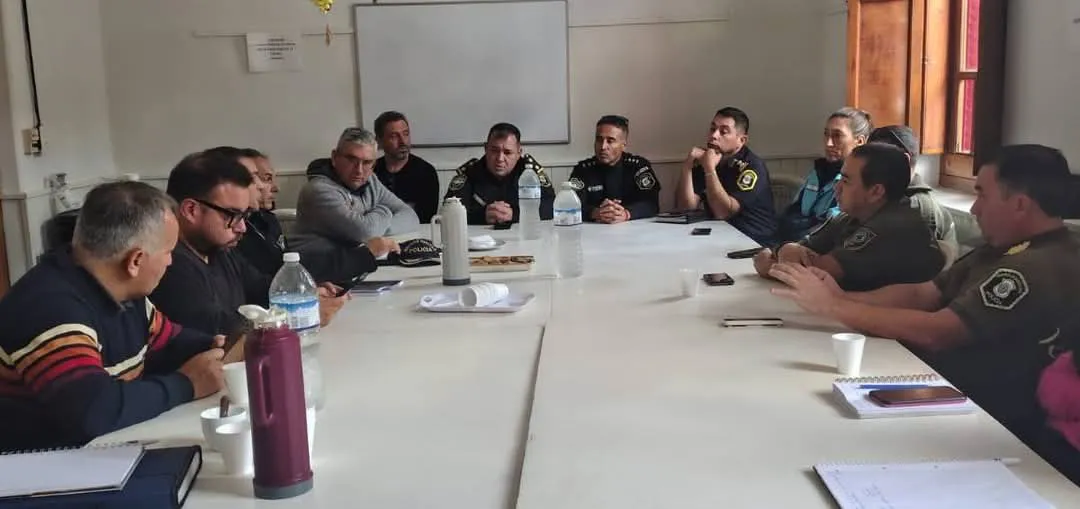 VILLALONGA, REUNION, SEGURIDAD