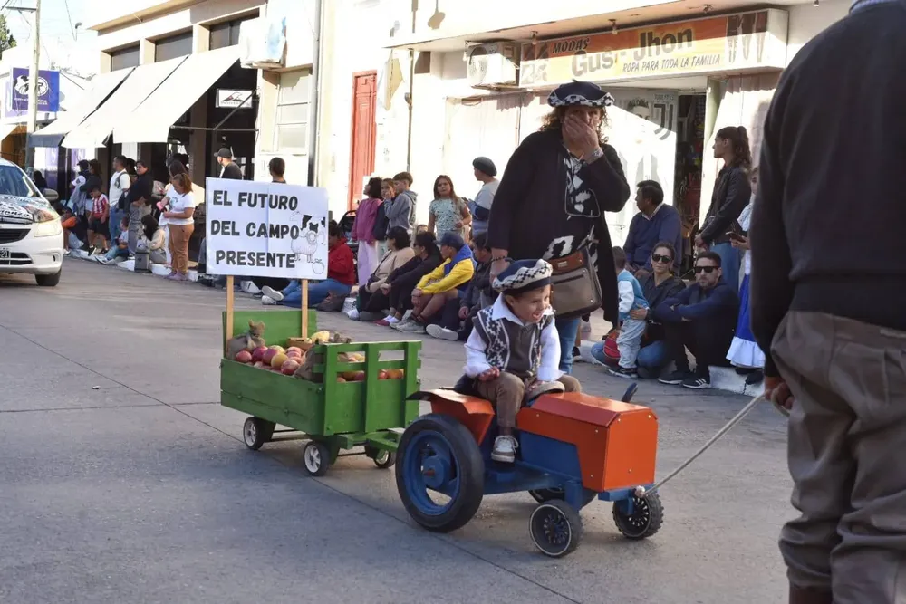 DESFILE, 7 DE MARZO, 2025