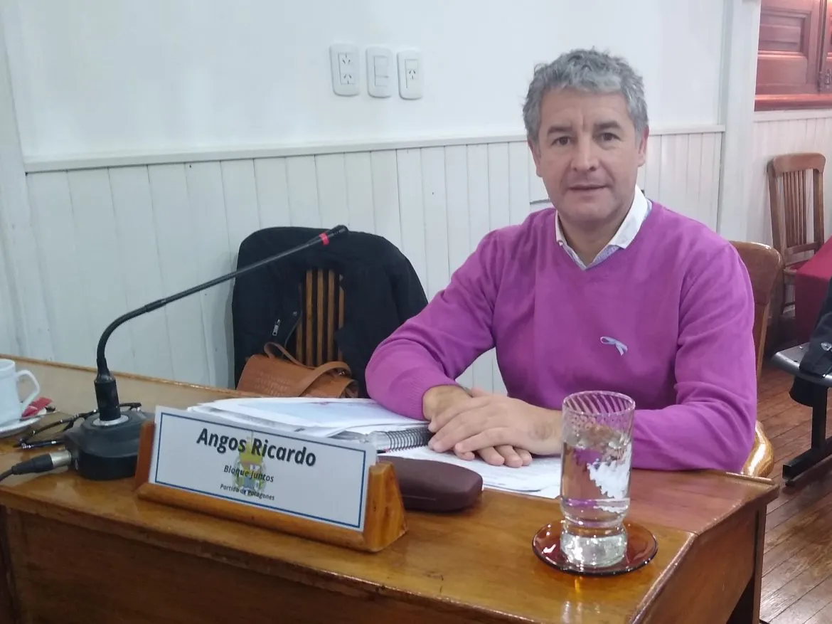 RICARDO ANGOS