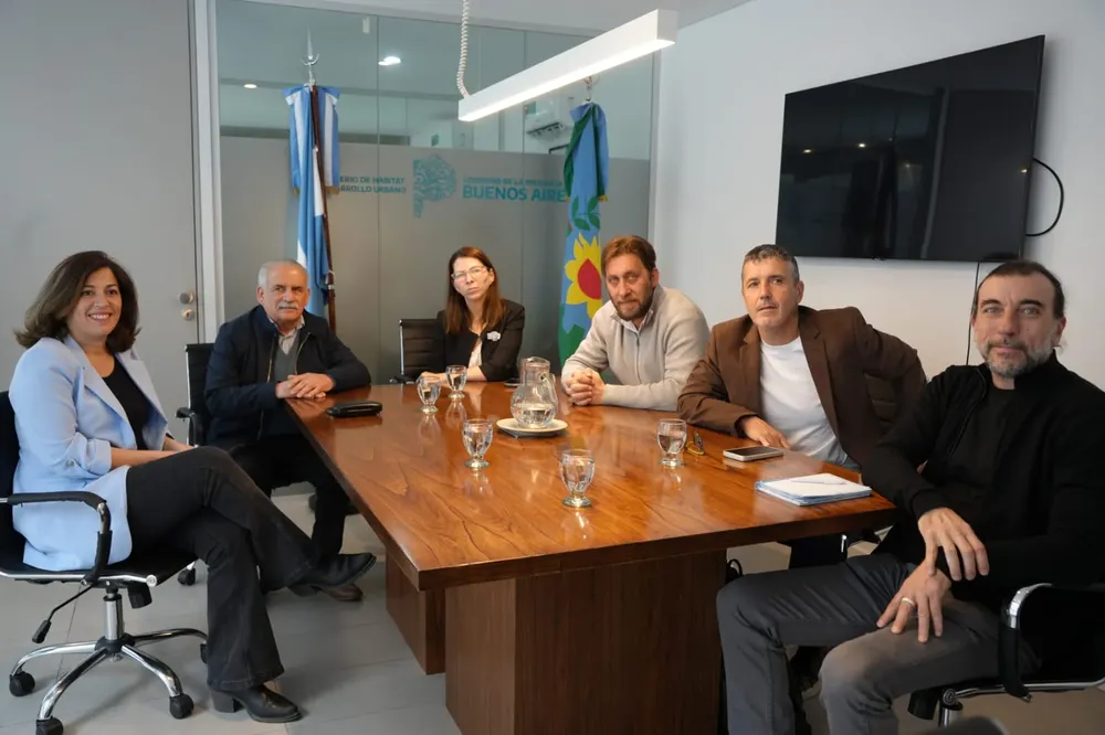 26 viviendas reunion marino batakis