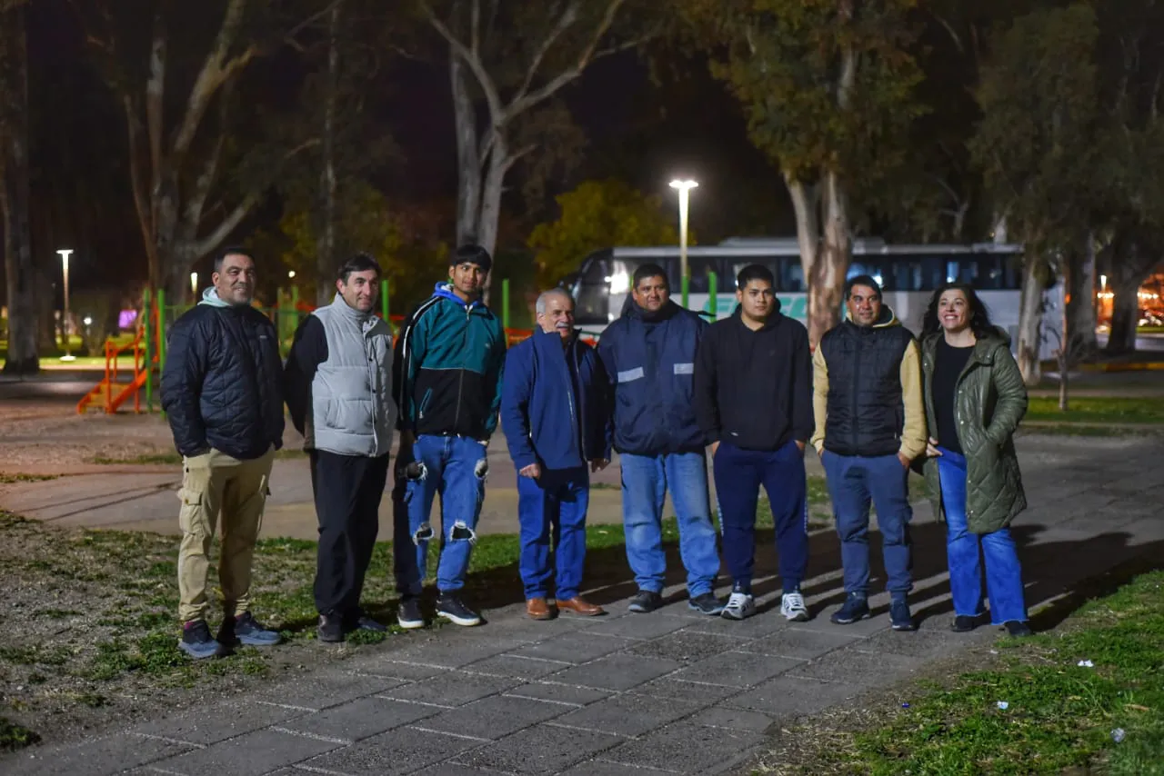 PLAZA VILLARINO, RICARDO MARINO, PERSONAL, ALUMBRADO