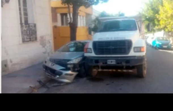 auto reclamo camion choque