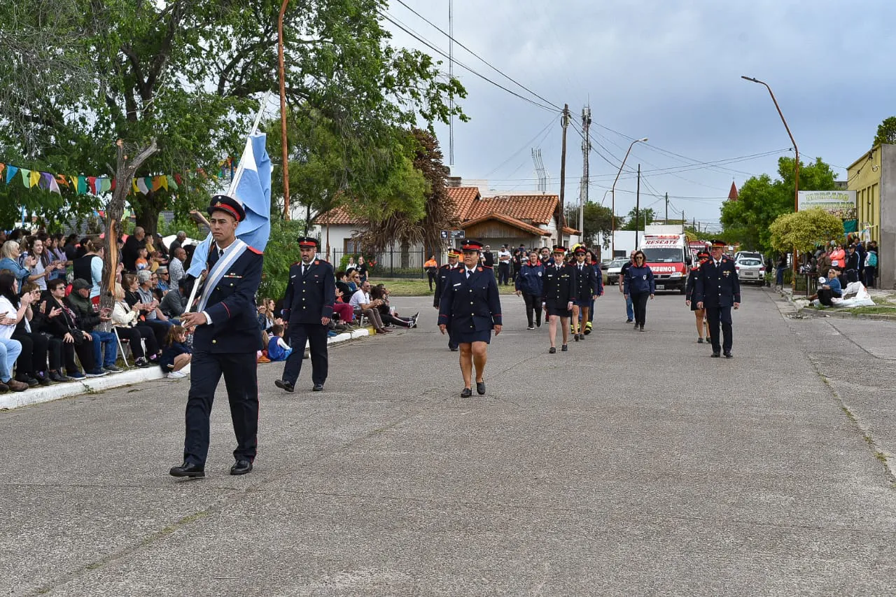 DESFILE POR EL 111° ANIVERSARIO DE STROEDER