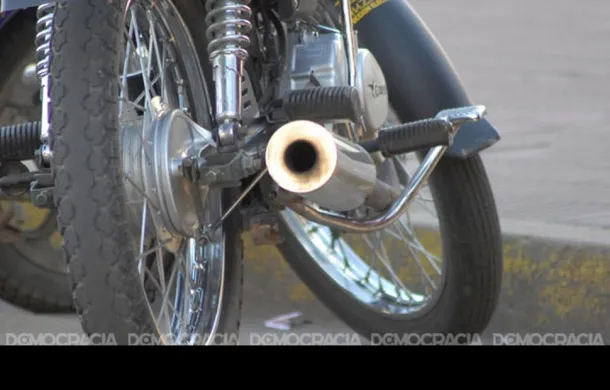 moto escape ruidos molestos