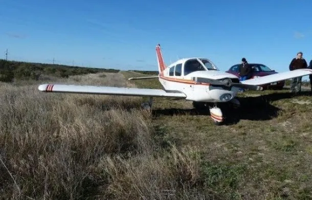 avioneta aterriza emergencia