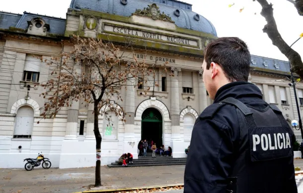policia escuela