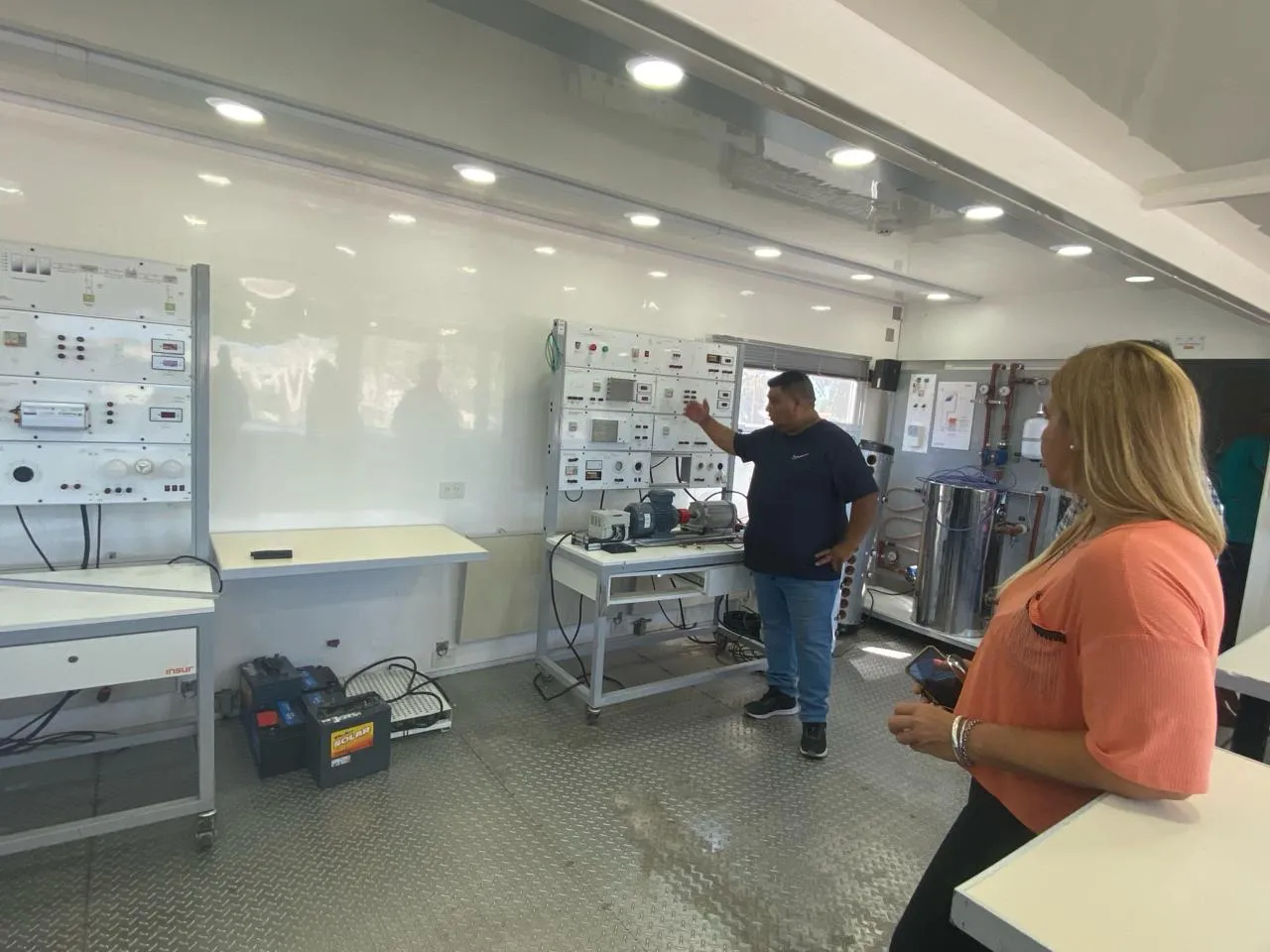 Aula movil de energias renovables