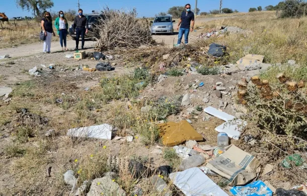 basura frente de todos via publica