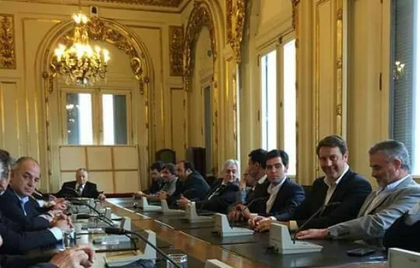 reuniones politicas curetti