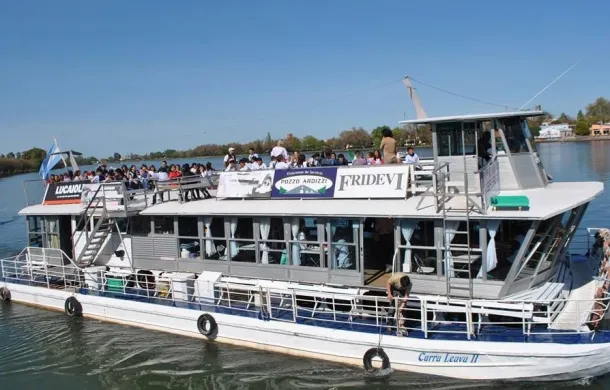 paseo catamaran estudiantes