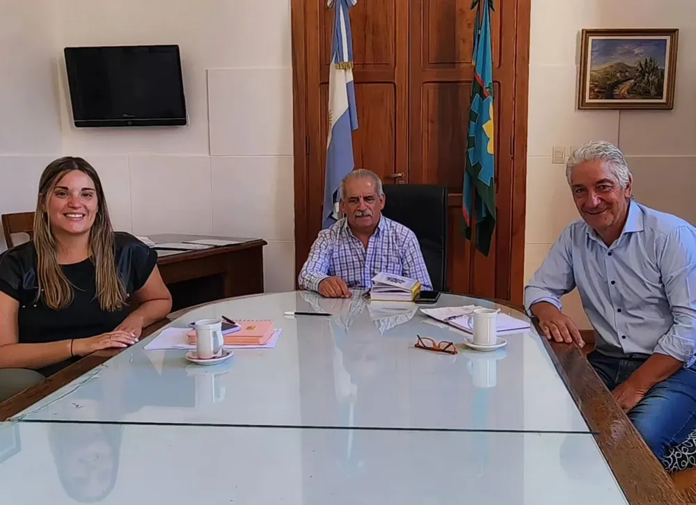 Ricardo Marino recibió a José Zara y a Jorgelina Castronovo