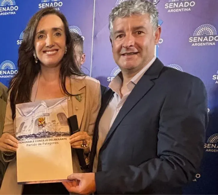 VICTORIA VILLARRUEL RICARDO ANGOS