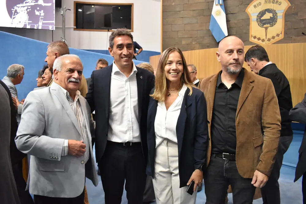 LEGISLATURA ACTO 40 AÑOS TRASLADO CAPITAL MARINO MARCOS CASTRO SAMANTHA PRESA DAVID RAPANELLI