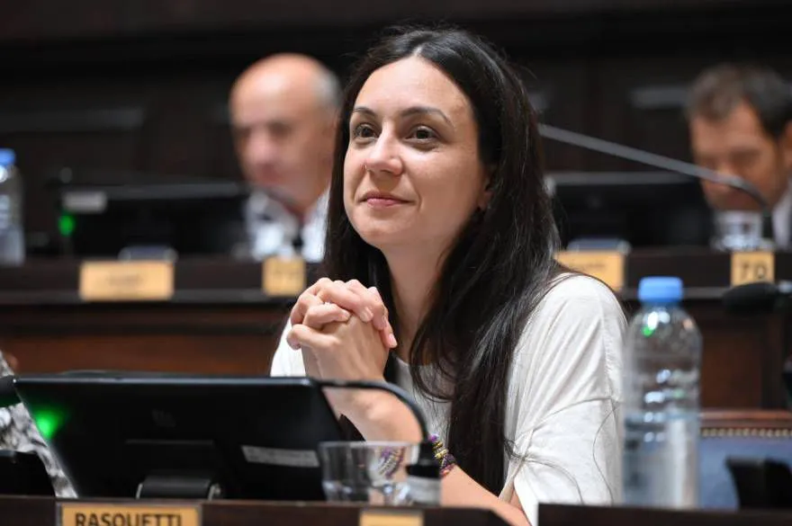 f946b73e-c21a-4dc9-ba71-1efca7ec2d3b