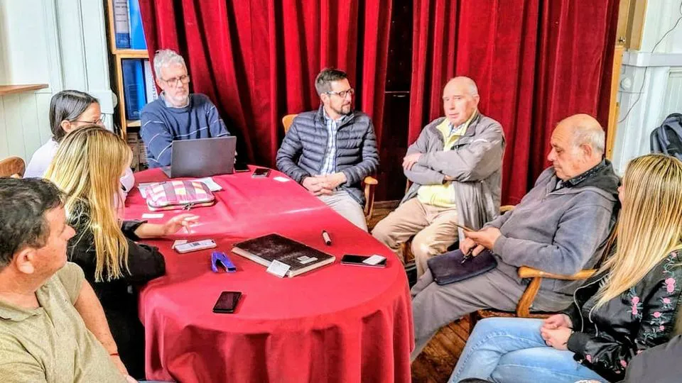 Concejales con representantes de la energía solar fotovoltaica