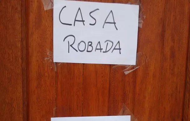 casa robada patagones cartel