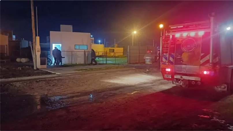 PRINCIPIO DE INCENDIO CALLE COLECTORA