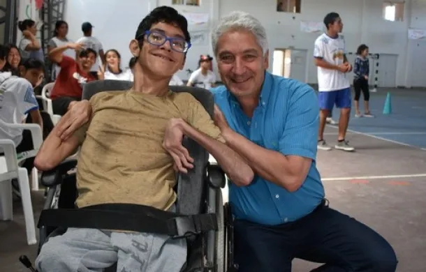 juntemos nuestras manos