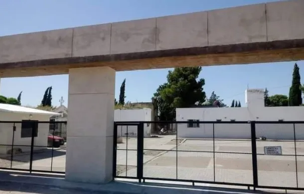 cementerio apertura