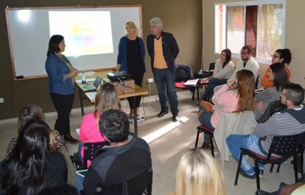 capacitación niñez adolescencia