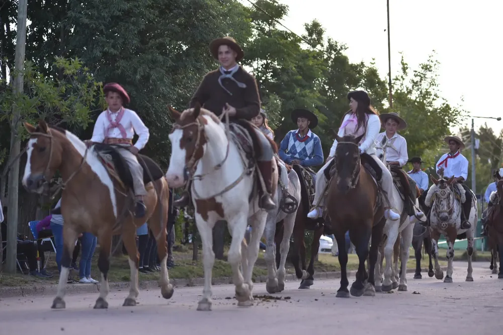pradere, aniversario, desfile