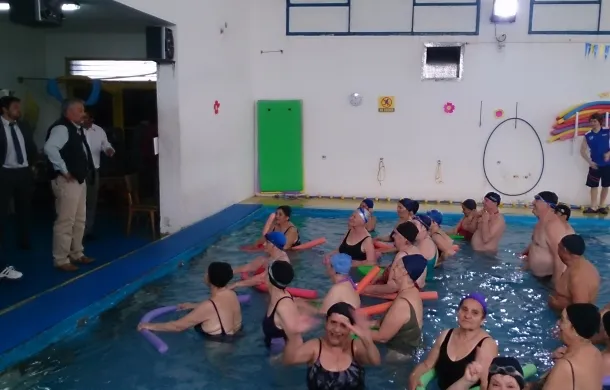 curetti adultos mayores natacion