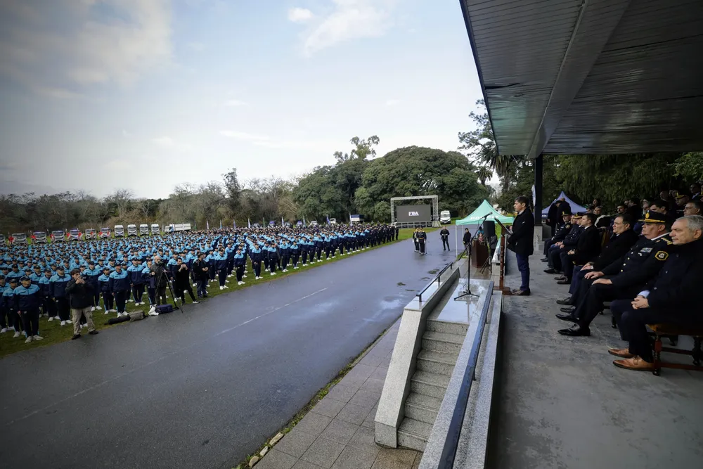 cadetes y futuros oficiales de la policía provincial juraron fidelidad a la bandera