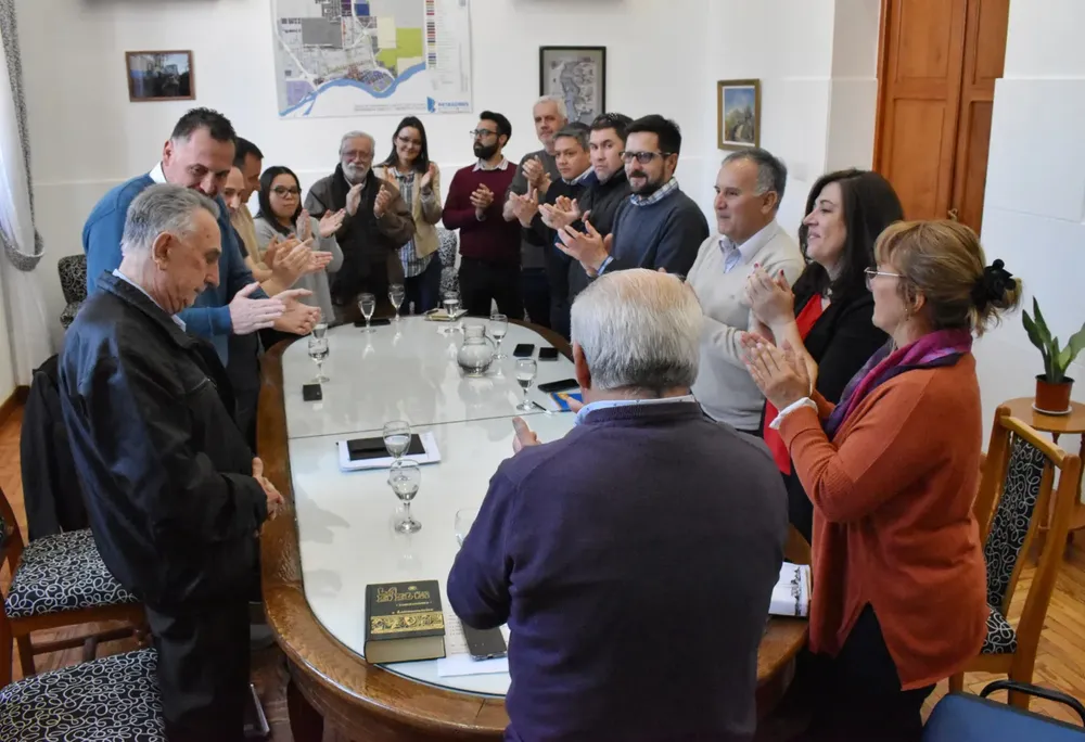 EL GABINETE DESPIDE A LUIS URIZAR