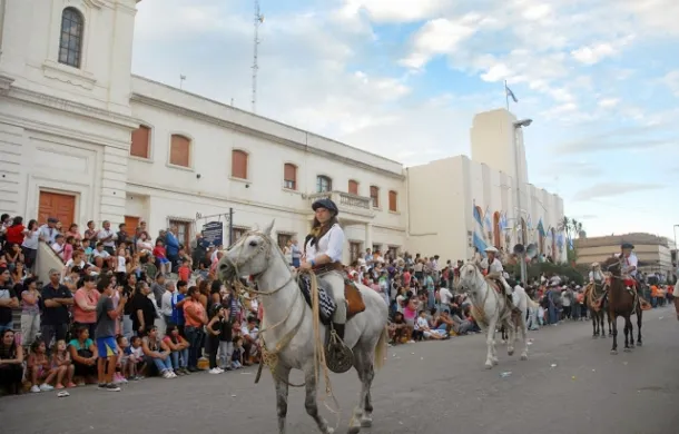 7 de marzo desfile