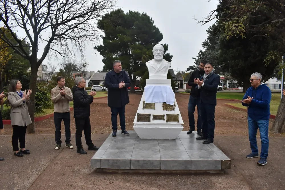 busto del Comandante Luis Piedrabuena villalonga
