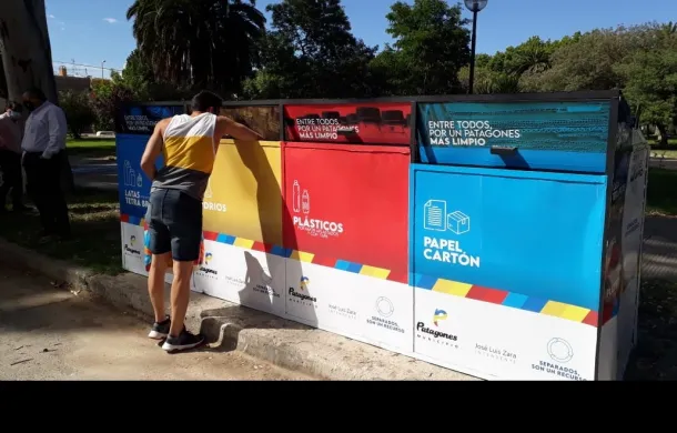 plaza villarino contenedor reciclado