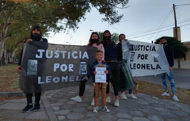 leonela escobedo marcha manifestacion