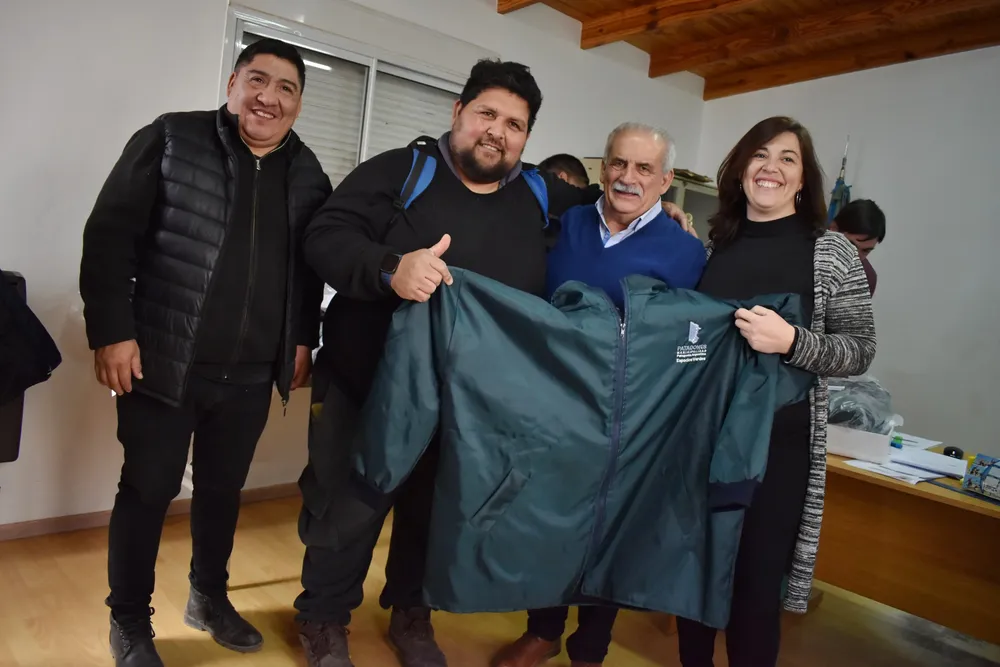 entrega indumentaria espacios verdes