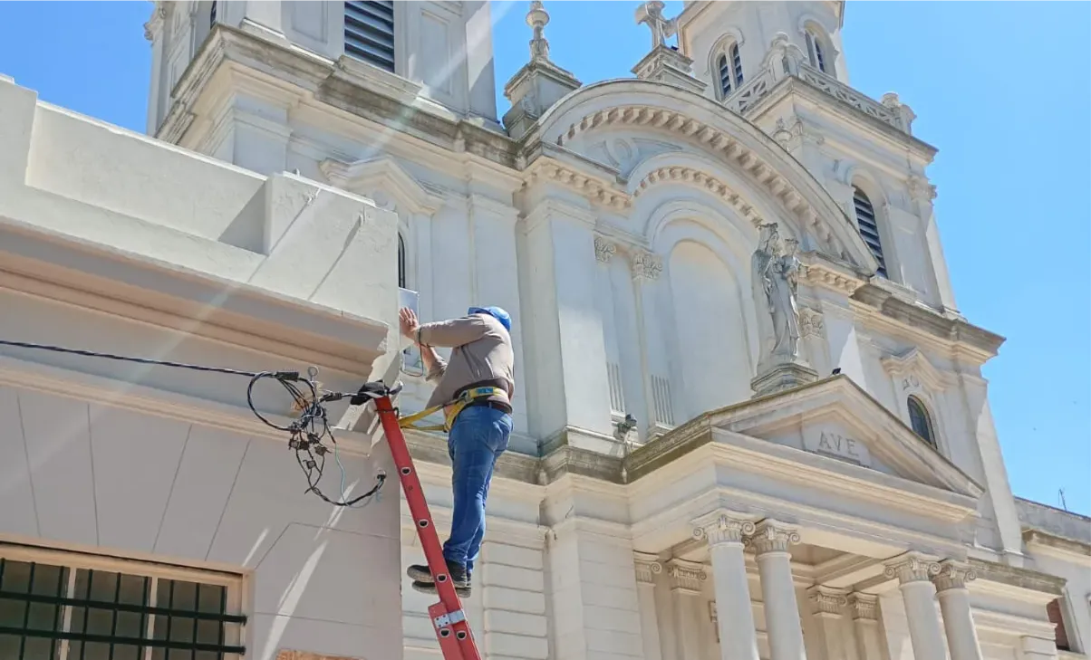 CAMARA DE SEGURIDAD IGLESIA PARROQUIAL