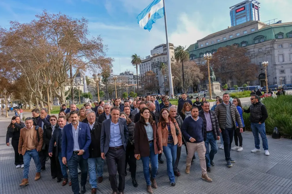 Marino participó de la entrega del petitorio de la Provincia al ministerio de Economía de la Nación