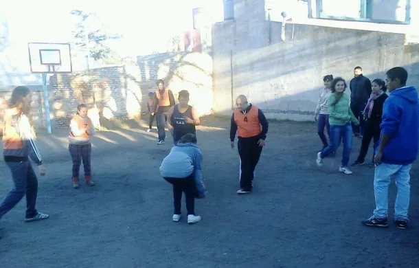 juntemos nuestras manos