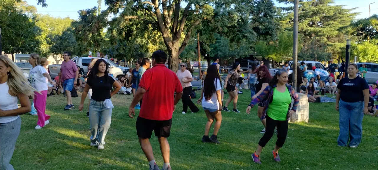 FOLKORE PARQUE PIEDRA BUENA