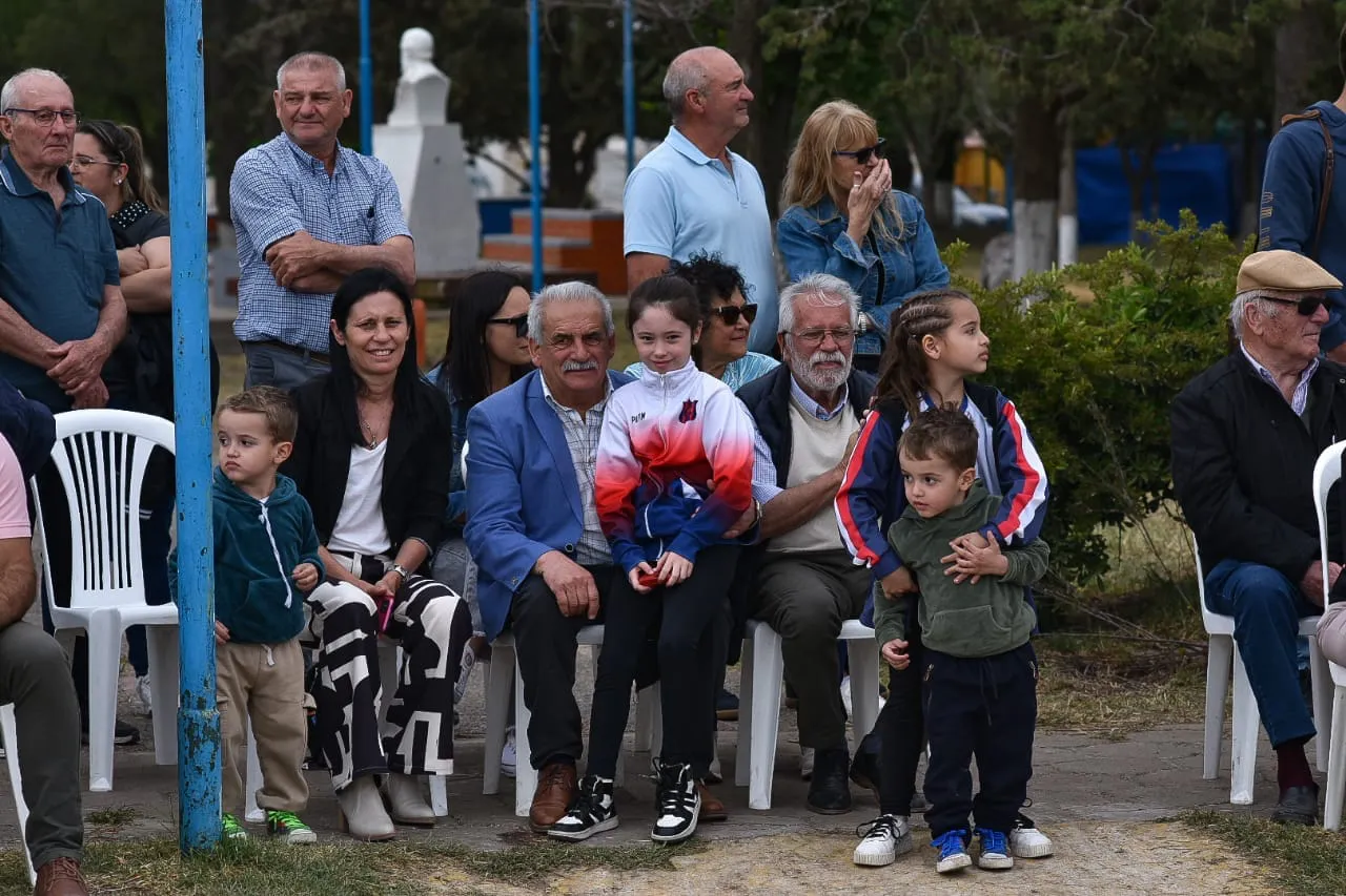 RICARDO MARINO, ACTO, CHICOS