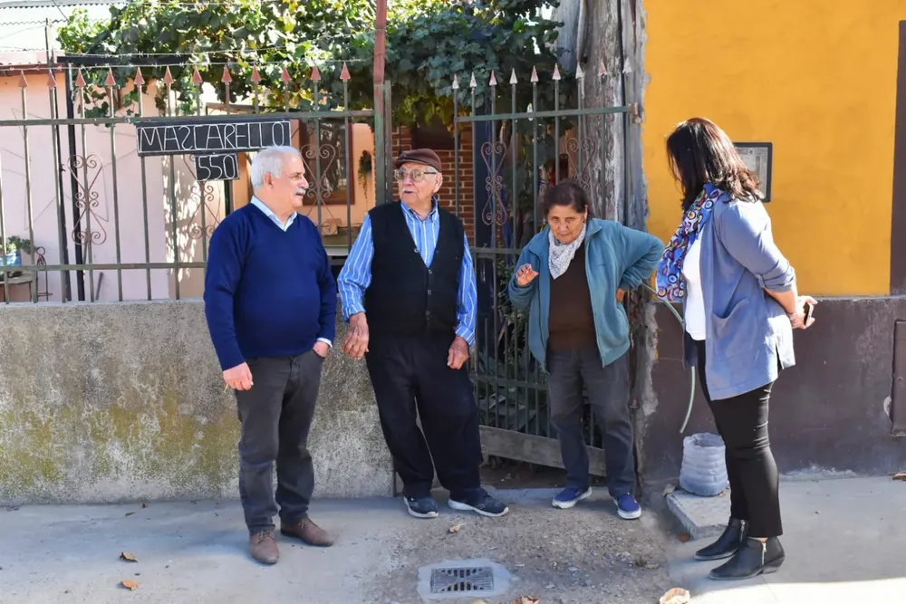 RICARDO MARINO, VECINOS