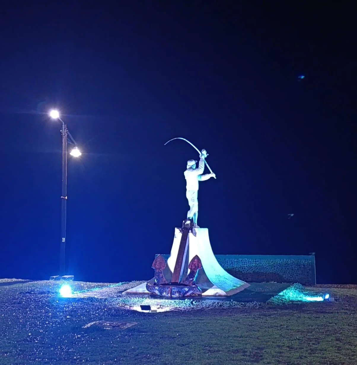 MONUMENTO AL PESCADOR SAN BLAS ILUMINACION