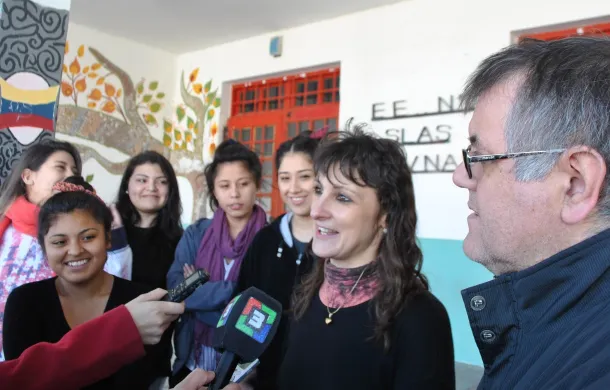 roumec islas malvinas escuela media
